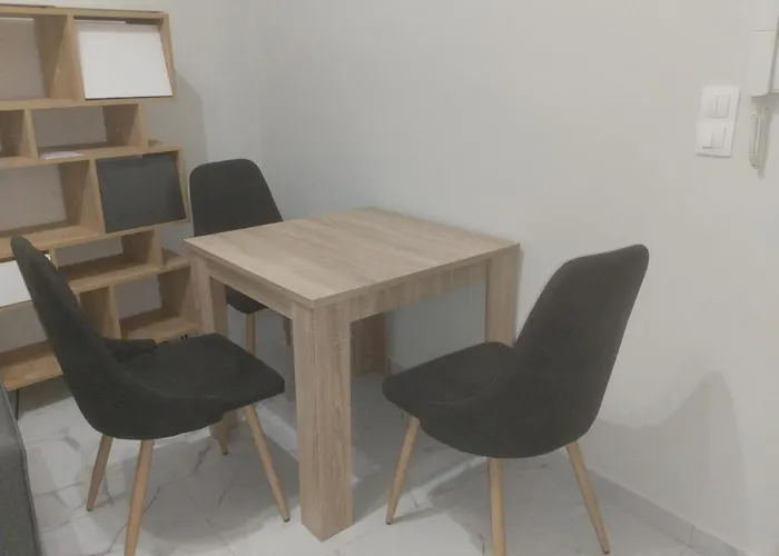 Peggy\'S Superior Apartment